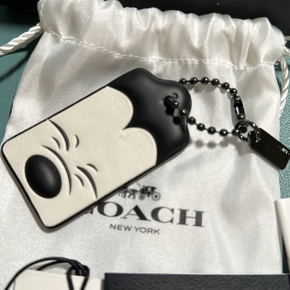 New Coach x Disney Leather key chain - Picture 2 of 3
